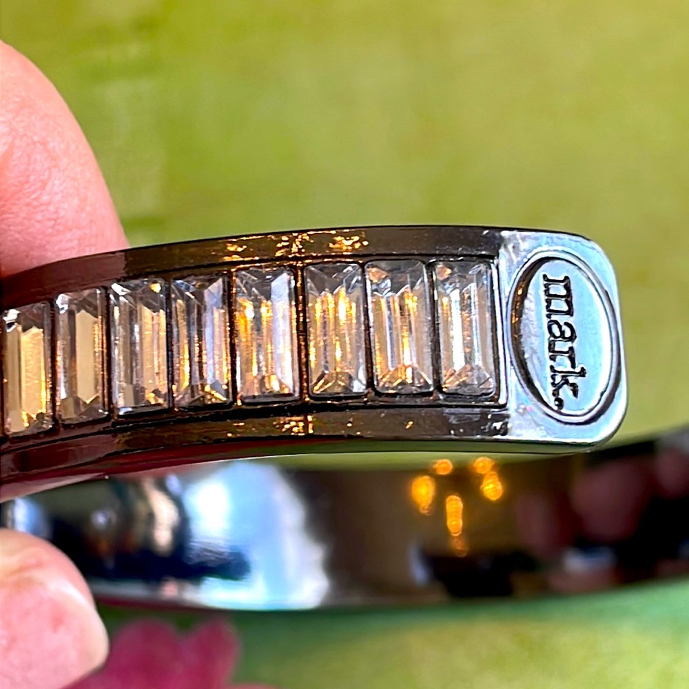 Mark. Bangle